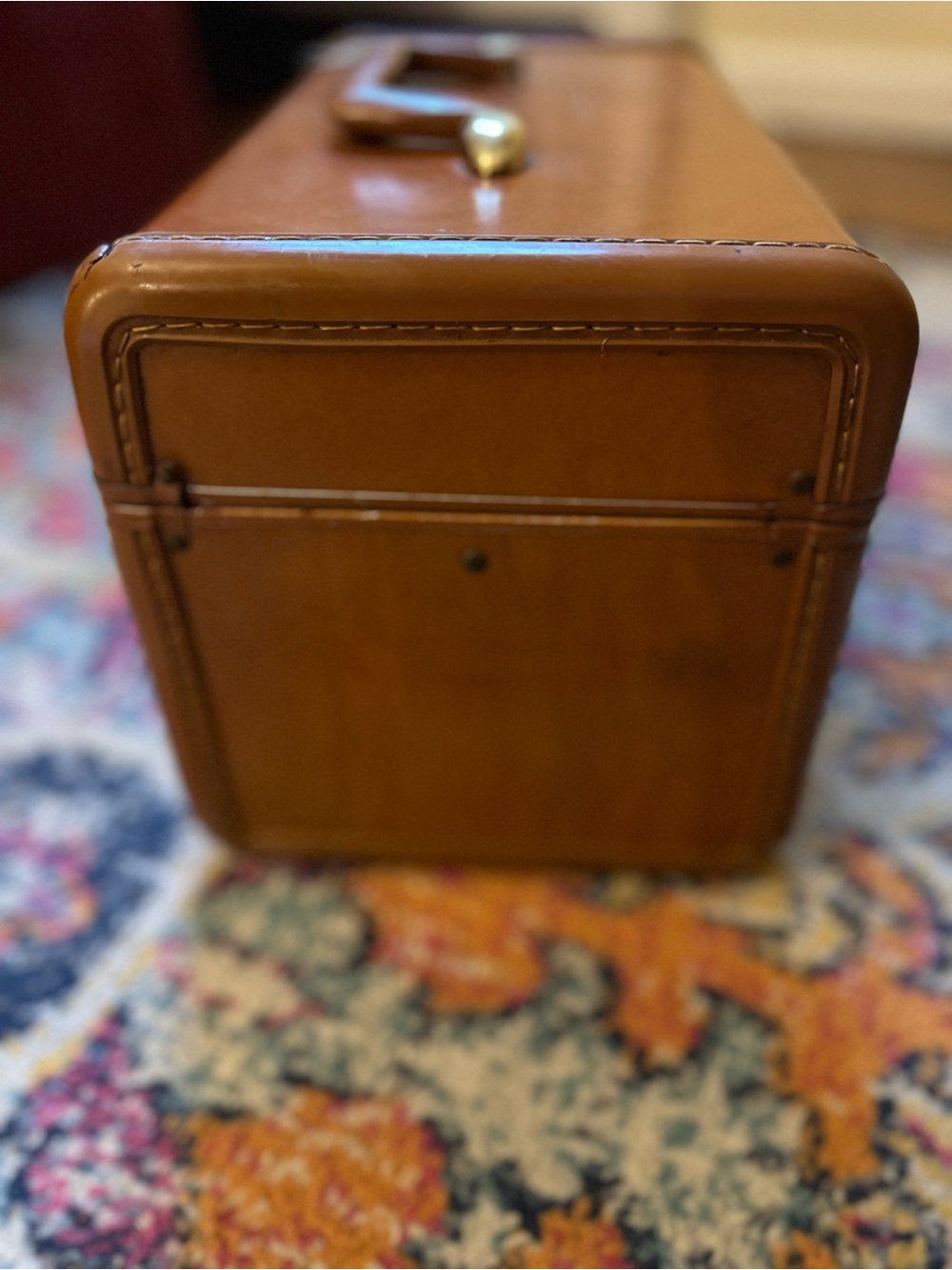 Samsonite Vintage 1940s Tan Hard-Shell Vanity Case with Brass Accent - Picture 5 of 11